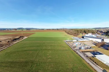 GEWERBEGRUND: BETRIEBSBAUGEBIET AN DER B1 - VÖCKLAMARKT