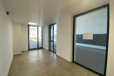 kleines Geschäftslokal in gut sichtbarer Lage