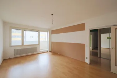 3 Zimmer 85 m² inklusive Loggia mit Hofblick!
