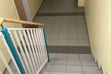 Auffallend exzellente Dachgeschoßwohnung nähe KF-Uni zu vermieten (WG möglich)!
