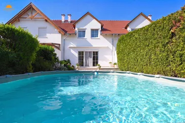 Bad-Vöslau - charmantes Reihenhaus mit Pool, Sauna &amp; sonnigem Garten in ruhiger Lage