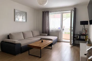 Anlage: Schöne 2,5 Zimmer-Wohnung mit Loggia - Citywohnlage