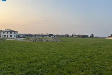 Baugrundstück 1015m² in Mühlheim am Inn – Ihr Traumgrundstück für Eigenheim