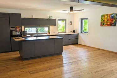Neuwertiges Traumhaus in St. Wolfgang: 5 Zimmer, Garten, Garage, top Ausstattung zum Kauf!