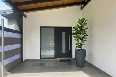 Charmantes Wohnhaus möbliert, sofort Verfügbar!