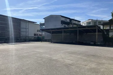 Großzügige Lagerflächen mit direktem Anschluss zum Schienenverkehr in Hall in Tirol