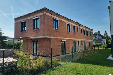 Moderne Doppelhaushälfte in Kottingbrunn – Ihr neues Zuhause mit Garten und Terrasse!