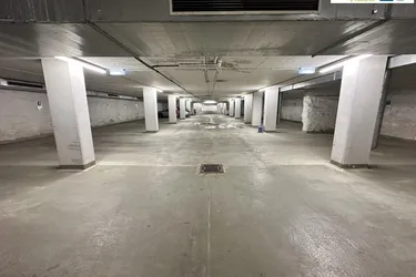 Tiefgaragenstellplätze im Stadtzentrum!