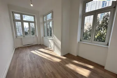 Exklusive 3-Zimmer-Wohnung im Villenviertel - ca. 131m²!