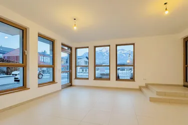 Geschäfts-Büro im Zentrum von St. Gilgen