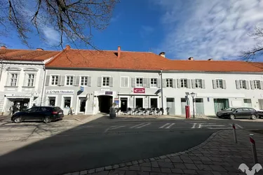 Modernes Geschäftslokal mitten am Hauptplatz der Thermenstadt