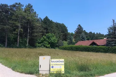 BAUGRUND MIT 683 m² IN IDYLLISCHER GRÜNRUHELAGE VON BERNDORF