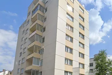 Helle Zentrumswohnung mit 2 Zimmer und Loggia im 4. Liftstock