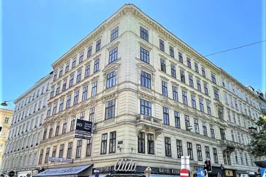 OPERNRING, STAATSOPER, 121 m2 Altbau, 3 Zimmer, Extraküche, Wannenbad, Parketten, 3. Liftstock