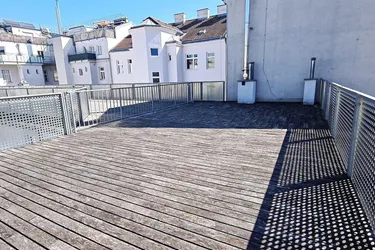 LORYSTRASSE, U3-Nähe, 61 m2 Neubau mit 80 m2 Terrasse, Wohnküche, 1 Zimmer, Duschbad, Parketten, 1. Liftstock, vermietet