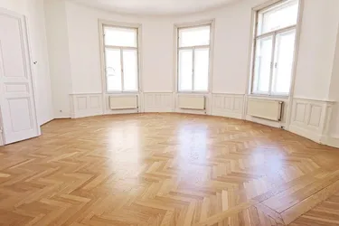 SPITTELBERG, representatives 200 m2 Altbaubüro, Kanzlei oder Praxis, 4 Zimmer, Küche, Flügeltüren, 1. Liftstock, Stiftgasse