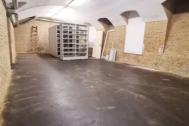 ESSLINGGASSE, BÖRSE-NÄHE, 85 m2 Lagerraum, Stromanschluss, Belüftung, Kellergeschoß ohne Aufzug