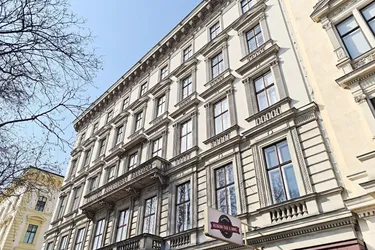 PARKRING NÄHE STADTPARK, 207 m2 Altbaubüro oder Kanzlei, 5 Zimmer, Küche, Klimaanlagen, 3. Liftstock, U3-Nähe