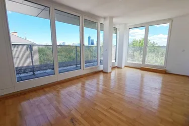DACHGESCHOSS, INNSTRASSE, 49 m2 Neubau mit 14 m2 Loggia/Terrasse, 1 Zimmer, Komplettküche, Duschbad, Parketten