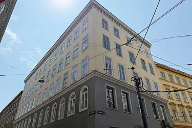 MQ-NÄHE, SIEBENSTERNGASSE, gepflegtes 133 m2 Altbaubüro / Kanzlei, 3 Zimmer, Balkon, Nebenräume, Parketten, 2. Liftstock