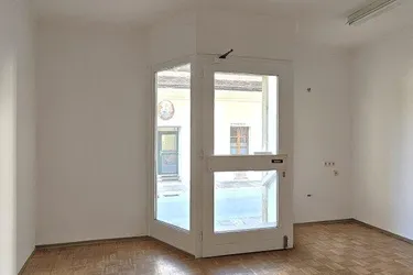 GESCHÄFSLOKAL / BÜRO NÄHE HAUPTPLATZ