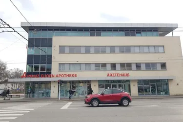 Ärztehaus Linz, Prinz Eugen Straße! Freie Ordination im 2. OG, 2 Räume + Wartebereich + Gemeinschaftsflächen, inkl. Parkflächen, 1 TG-Platz