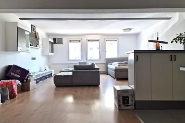 Großzügige Einraumwohnung in der Unionstraße, 71 m² WNFL, Küche möbliert ohne Ablöse!