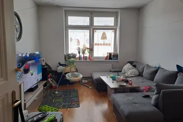 Sonnige und ruhige 3- Zimmerwohnung im 3.OG mit Lift ! 