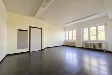 Einzelbüro oder Praxis in Linz, Schererstraße 18 im 3. OG mit Lift, inkl. Parkplätze! Nähe Infracenter! Barrierefrei!