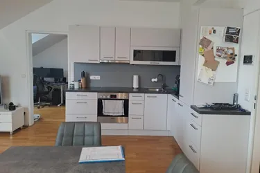 Pillweinstraße, sonnige und ruhig gelegene Dachgeschosswohnung mit 76 m2 plus Terrasse im 4.OG mit Lift 