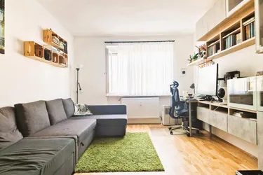 Urfahr! Generalsanierte schöne 92 m² Wohnung, 4 Zimmer, Einbauküche gegen Ablöse, inkl. Parkplatz, WG-geeignet! Unbefristeter Mietvertrag!