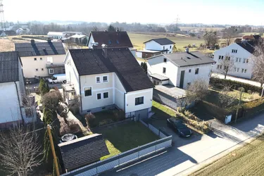 Attraktives Mehrfamilienhaus in Haag – Ihr neues Zuhause wartet auf Sie!