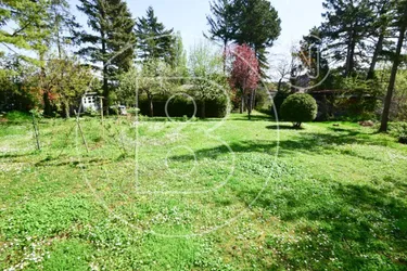 Phänomenaler Baugrund für Villa oder Doppelhaus in Grünruhelage!