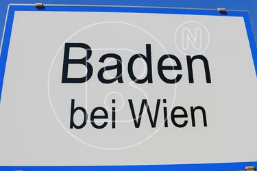 Charmantes Grundstück mit zwei Altbestandsgebäuden in zentraler Grünruhelage!