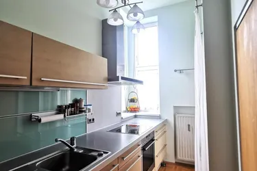Sehr schöne und geschmackvolle 93 m² Eigentumswohnung mit drei getrennten Zimmern, Balkon, Carport in Feldkirchen bei Graz.