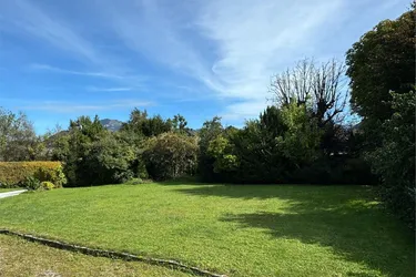 Sonniges Baugrundstück in ruhiger Grünlage in Salzbrug Stadt