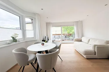 Top Zustand! Exklusive 3-Zimmer-Wohnung in Hof bei Salzburg: Kernsaniert &amp; luxuriös ausgestattet