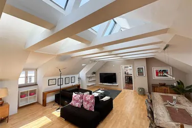 Großzügige luxeriöse 3 Zimmer Dachgeschoßwohnung mitten in der Altstadt von Salzburg