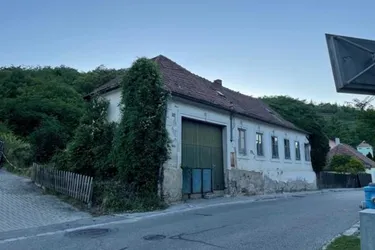 Expose Baugrund mit Abbruchhaus/Sanierungsbedürftiges Einfamilienhaus nähe Krems