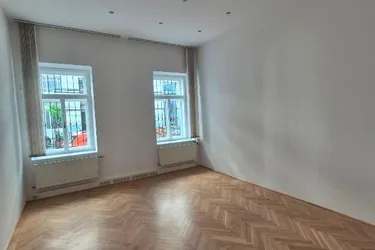 Saniertes Altbaubüro / Praxis nähe Hamerlingplatz
