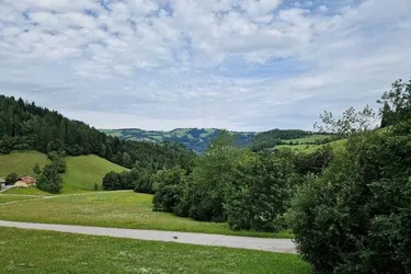 Idyllisches Land- und Forstwirtschaftsareal