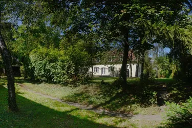 Zentrum! Parkähnliches Gartenareal Einzigartiges Herrenhaus