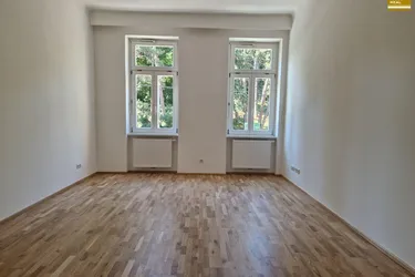 Erstbezug nach Sanierung - Altbaucharme - Kleine Wohlfühlwohnung mit Grünblick - ideal für Singles, Paare und Studenten