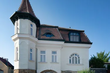 NEU GELISTET! Schlossähnliche Villa im Sachsenviertel