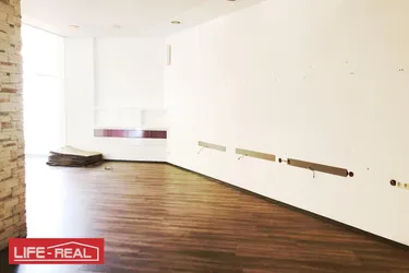 lichtdurchflutetes Geschäftslokal/Büro in Traun
