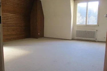 Renovierungsbedürftige 3-Zimmer-Wohnung in Thörl !