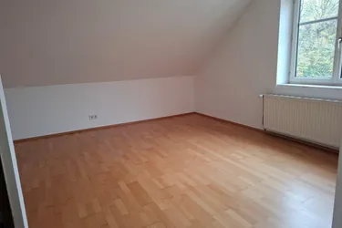 Geräumige 4-Zimmer-Dachgeschoßwohnung in Mürzzuschlag zu mieten !