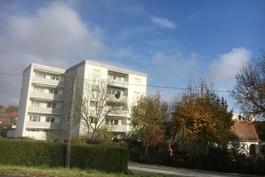 Schöne, große Wohnung mit Balkonblick zur Burg