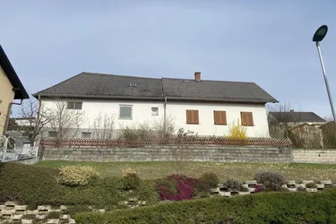 Nettes, kleines Haus in Aussichtslage