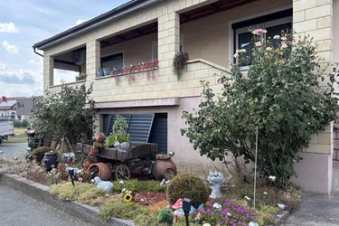 Gepflegtes Einfamilienhaus mit Doppelgarage